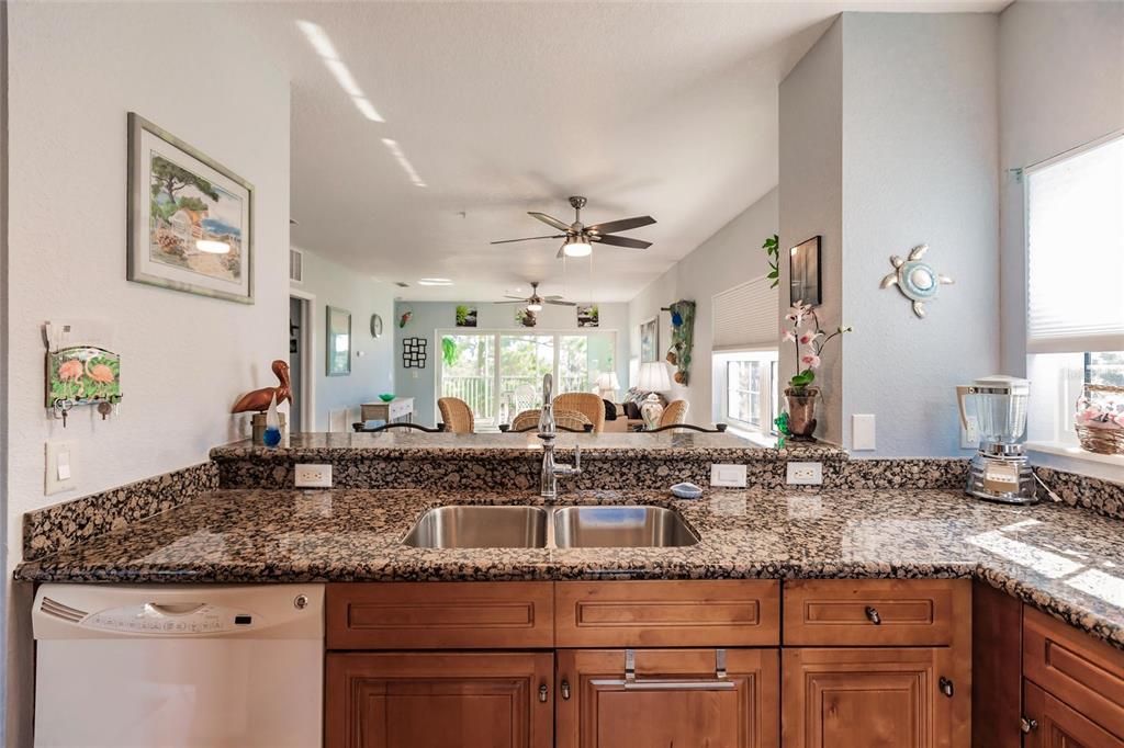 For Rent: $2,500 (3 beds, 2 baths, 1293 Square Feet)