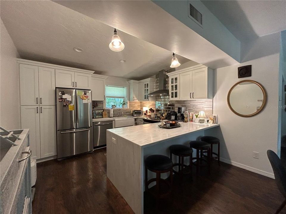 Active With Contract: $2,250 (3 beds, 2 baths, 1161 Square Feet)