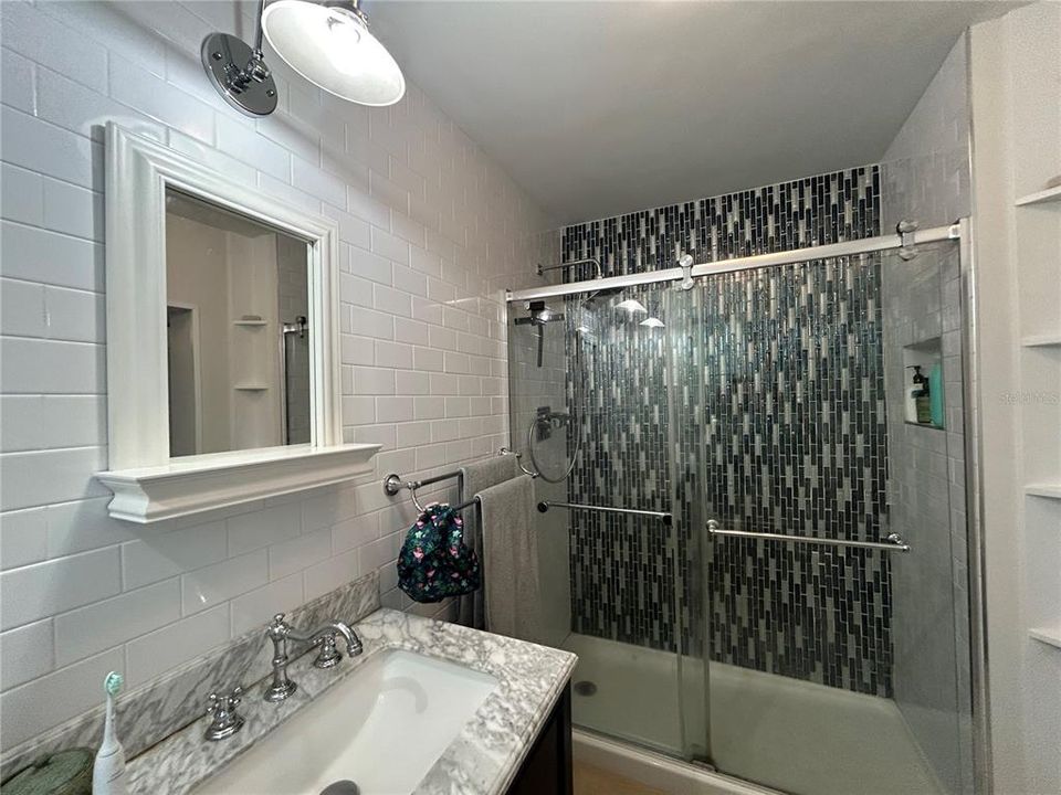 Active With Contract: $2,250 (3 beds, 2 baths, 1161 Square Feet)