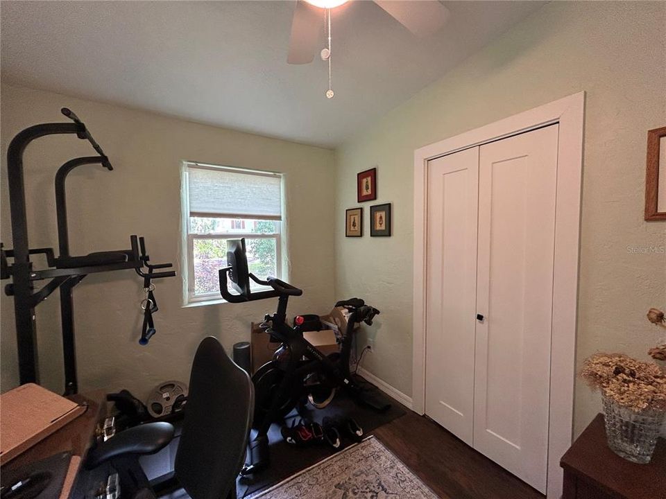 Active With Contract: $2,250 (3 beds, 2 baths, 1161 Square Feet)