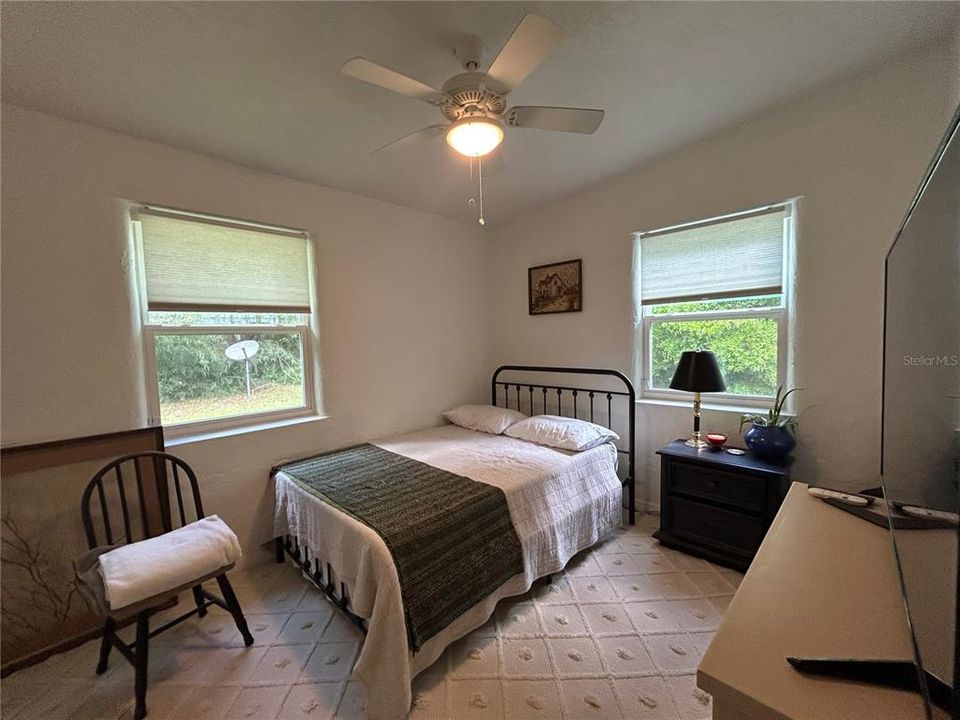 Active With Contract: $2,250 (3 beds, 2 baths, 1161 Square Feet)