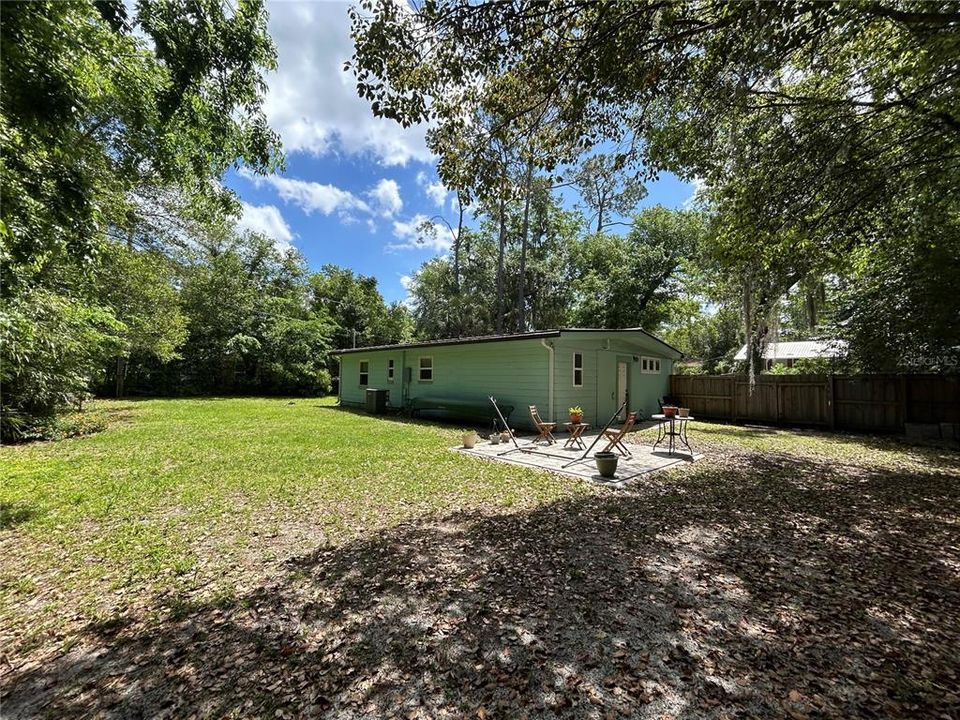 Active With Contract: $2,250 (3 beds, 2 baths, 1161 Square Feet)