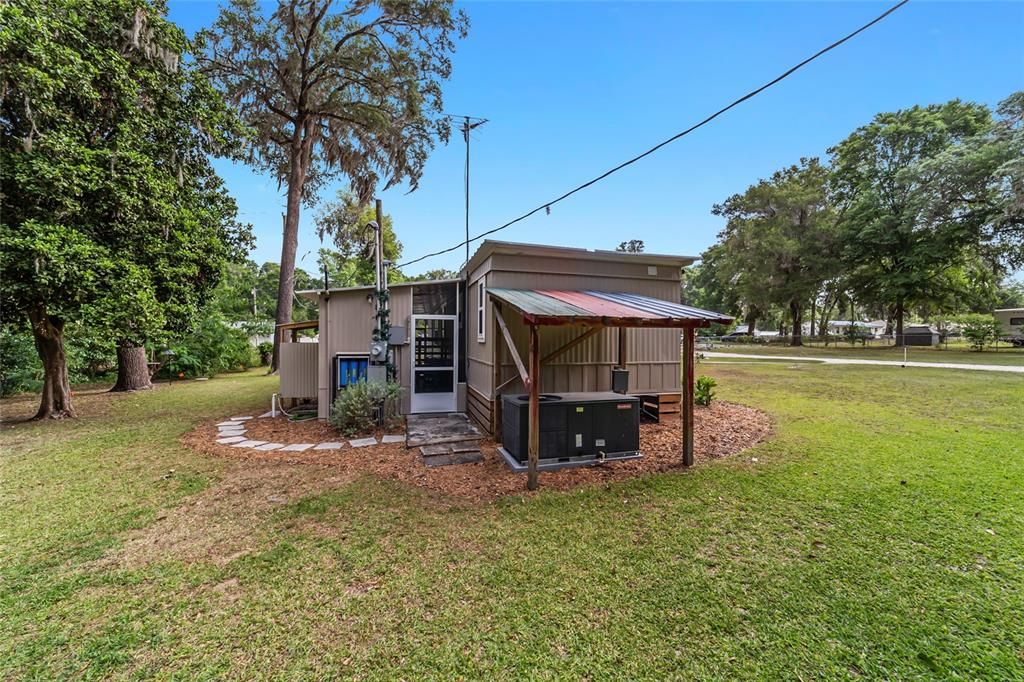 For Sale: $164,900 (1 beds, 1 baths, 672 Square Feet)