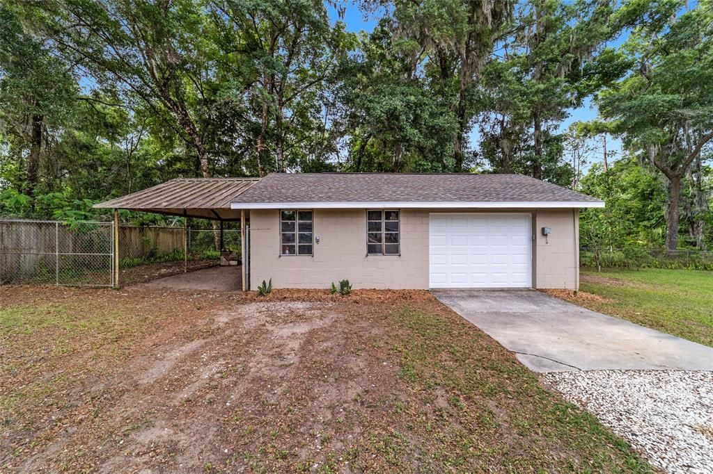 For Sale: $164,900 (1 beds, 1 baths, 672 Square Feet)