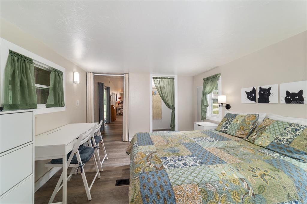 For Sale: $164,900 (1 beds, 1 baths, 672 Square Feet)