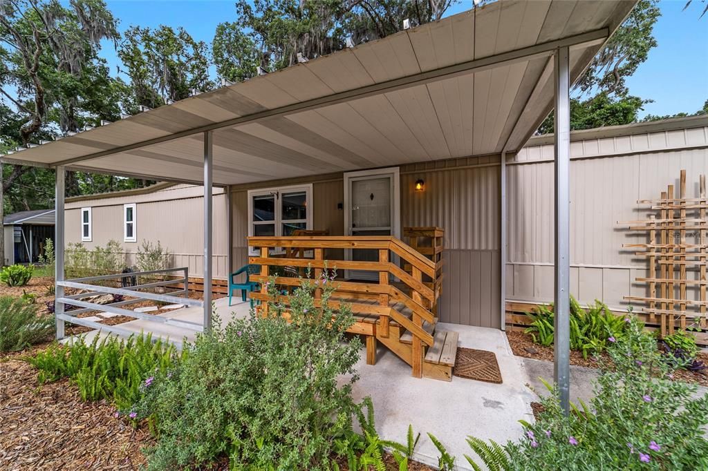 For Sale: $164,900 (1 beds, 1 baths, 672 Square Feet)