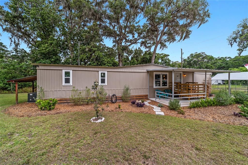 For Sale: $164,900 (1 beds, 1 baths, 672 Square Feet)