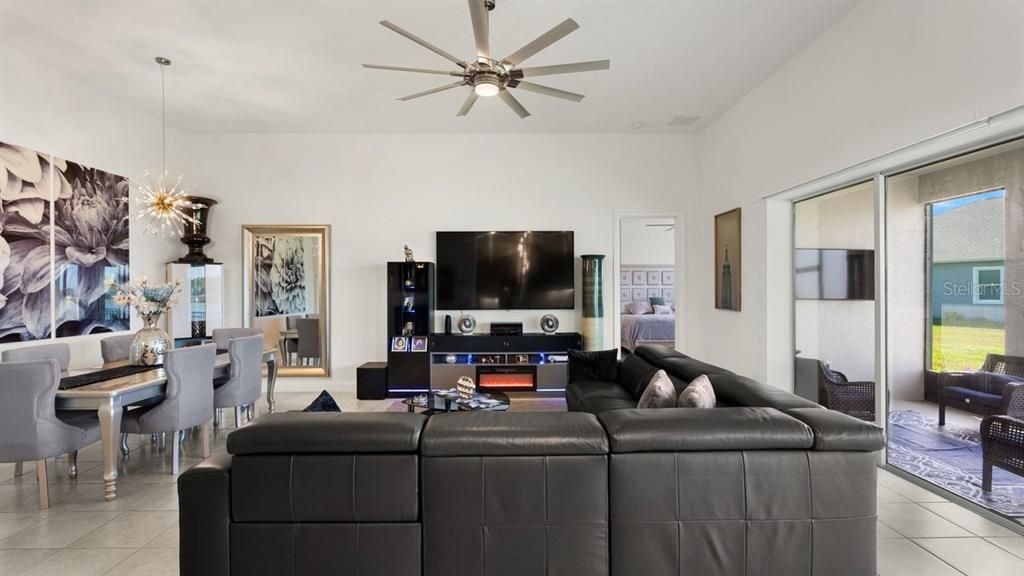 For Sale: $649,000 (3 beds, 3 baths, 2010 Square Feet)