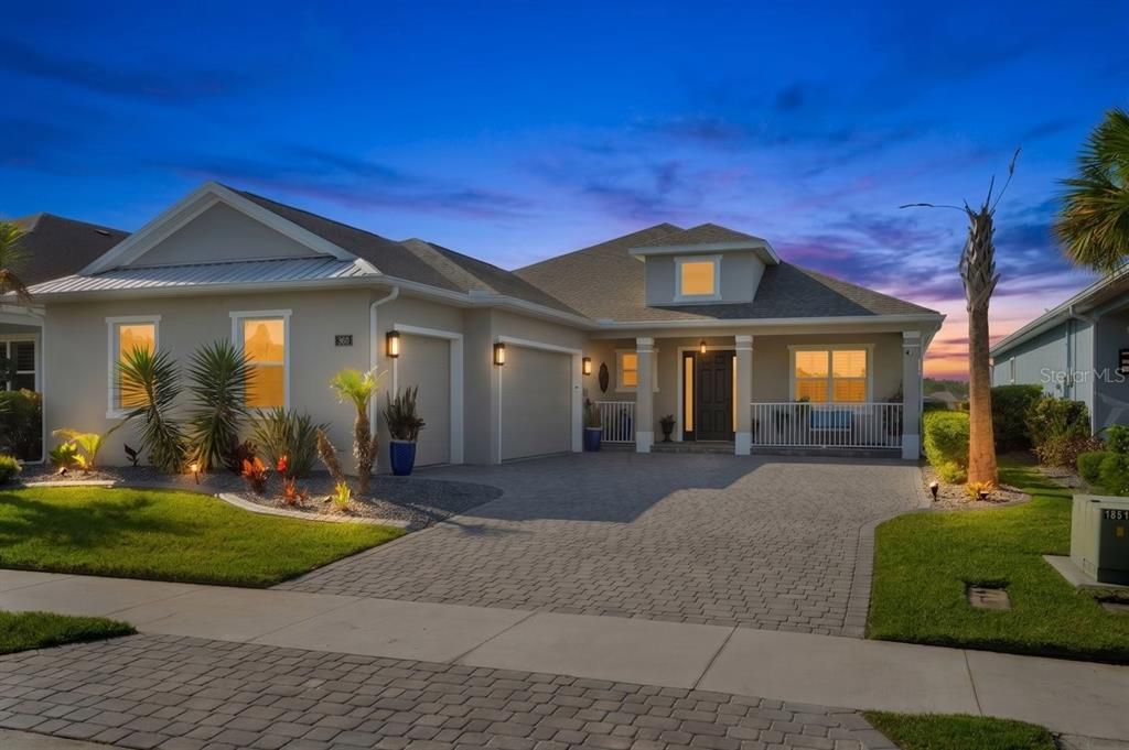 For Sale: $649,000 (3 beds, 3 baths, 2010 Square Feet)