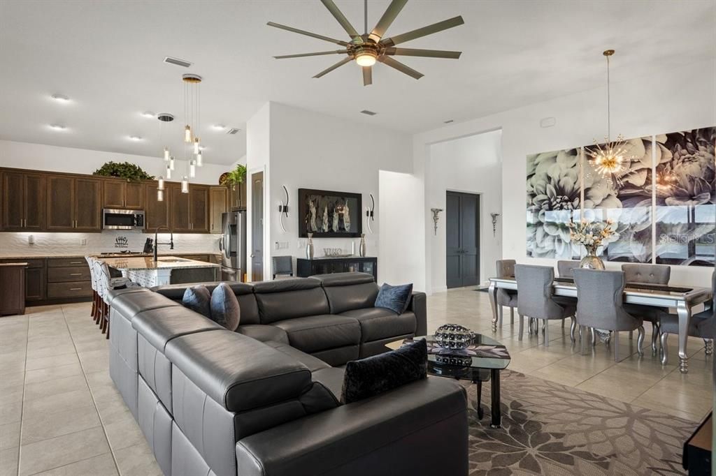 For Sale: $649,000 (3 beds, 3 baths, 2010 Square Feet)