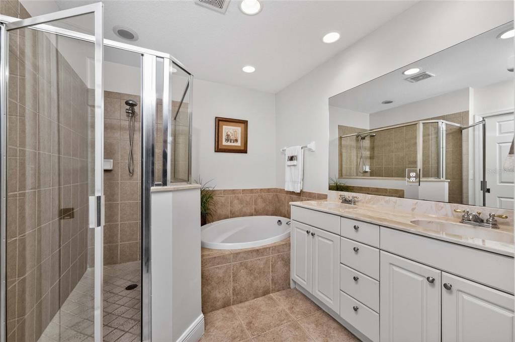 For Sale: $369,000 (2 beds, 2 baths, 1788 Square Feet)