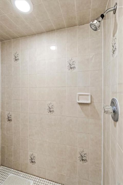 En Venta: $379,000 (3 camas, 2 baños, 2094 Pies cuadrados)