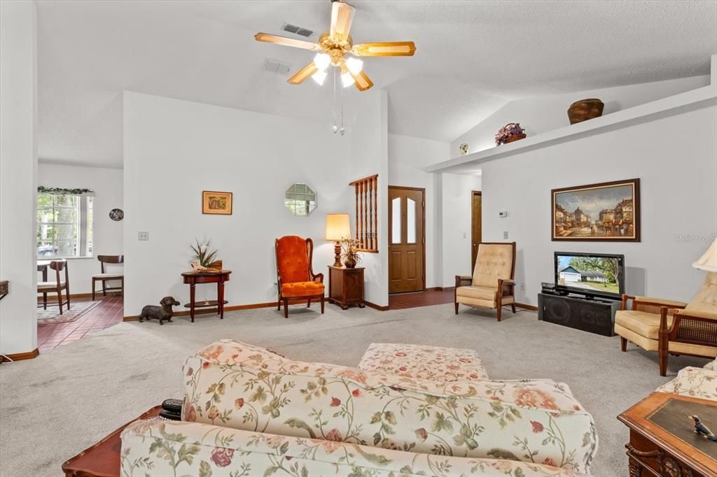 En Venta: $379,000 (3 camas, 2 baños, 2094 Pies cuadrados)