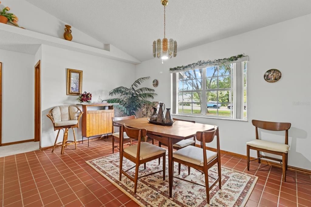En Venta: $379,000 (3 camas, 2 baños, 2094 Pies cuadrados)