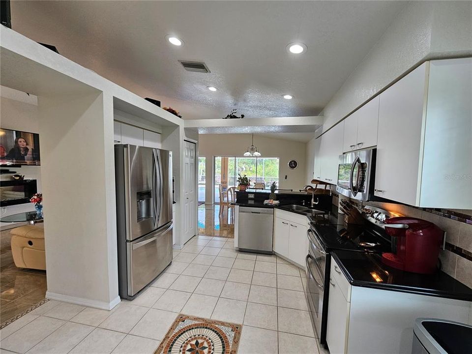 For Rent: $5,300 (3 beds, 2 baths, 1648 Square Feet)