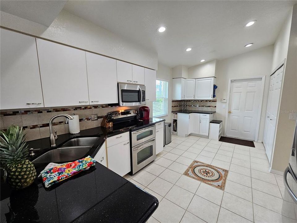 For Rent: $5,300 (3 beds, 2 baths, 1648 Square Feet)