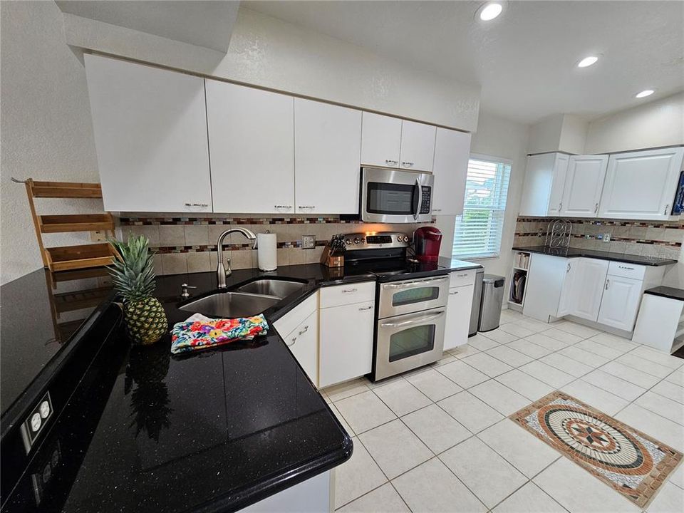 For Rent: $5,300 (3 beds, 2 baths, 1648 Square Feet)