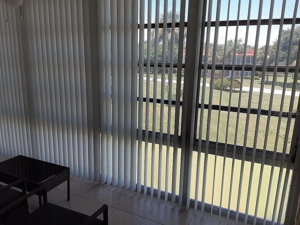 For Sale: $95,900 (1 beds, 1 baths, 750 Square Feet)