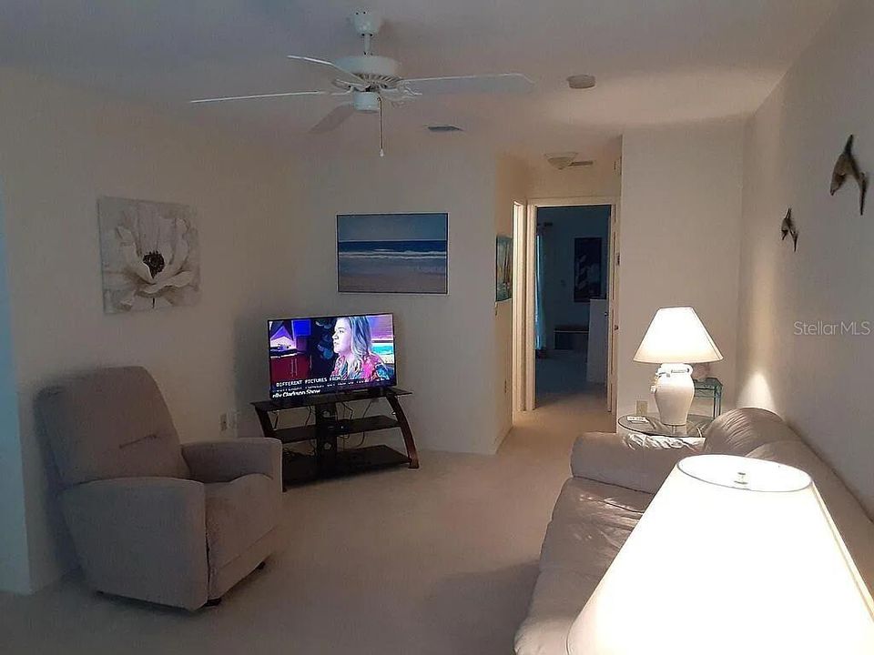 For Sale: $95,900 (1 beds, 1 baths, 750 Square Feet)