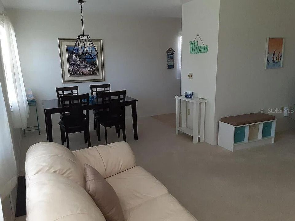 For Sale: $95,900 (1 beds, 1 baths, 750 Square Feet)
