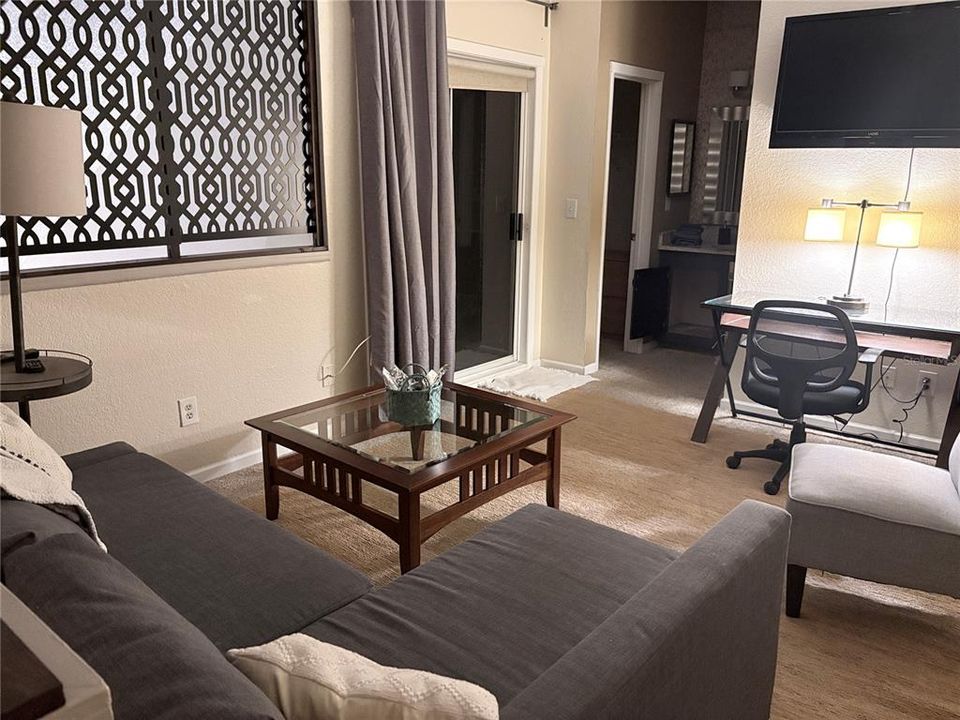 For Rent: $2,100 (2 beds, 2 baths, 1016 Square Feet)