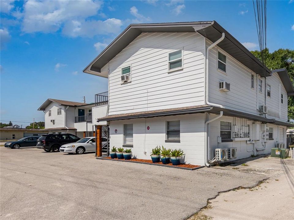 For Rent: $1,190 (1 beds, 1 baths, 550 Square Feet)