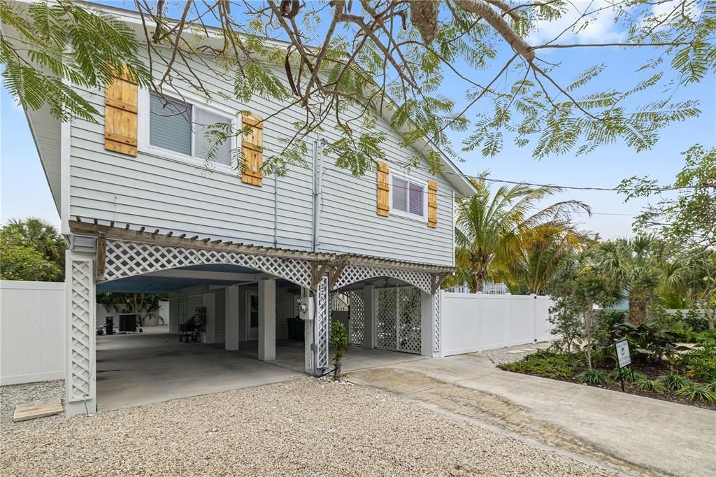 For Sale: $1,945,000 (3 beds, 2 baths, 1458 Square Feet)
