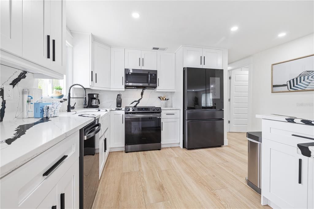 For Sale: $1,945,000 (3 beds, 2 baths, 1458 Square Feet)