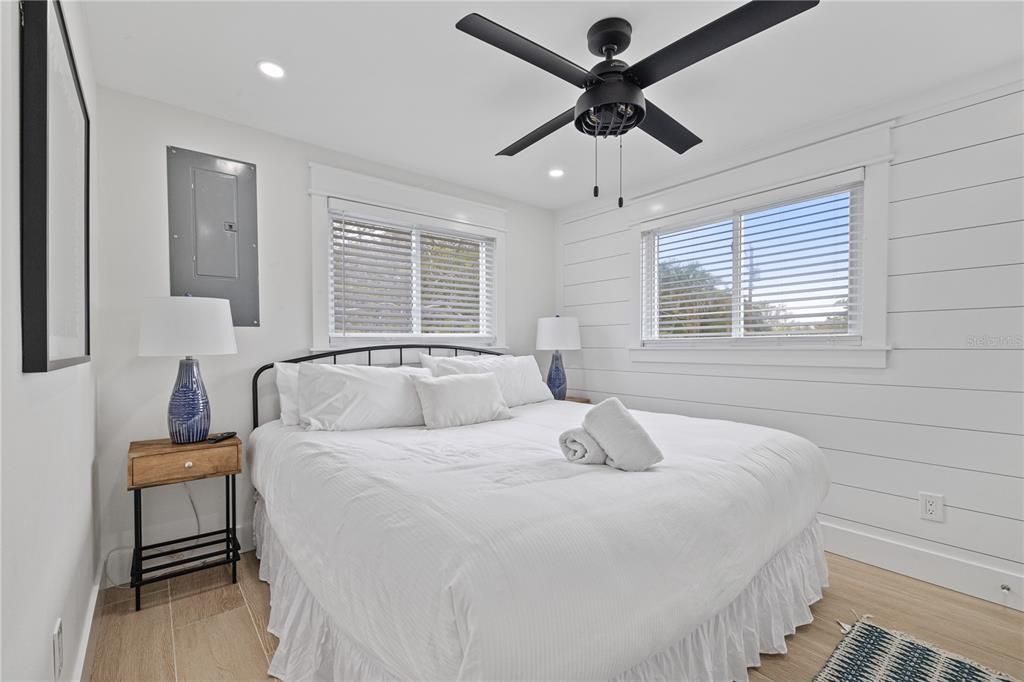 For Sale: $1,945,000 (3 beds, 2 baths, 1458 Square Feet)