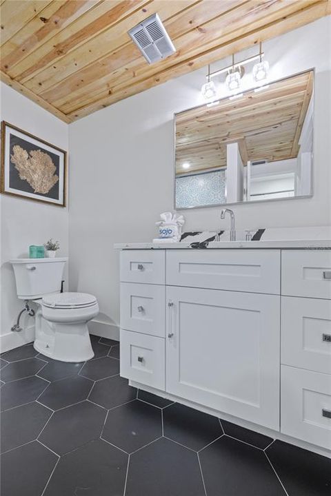 For Sale: $1,945,000 (3 beds, 2 baths, 1458 Square Feet)
