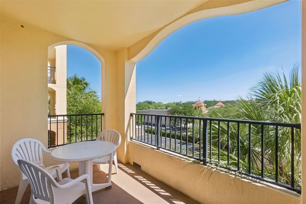 For Sale: $160,000 (2 beds, 2 baths, 1060 Square Feet)