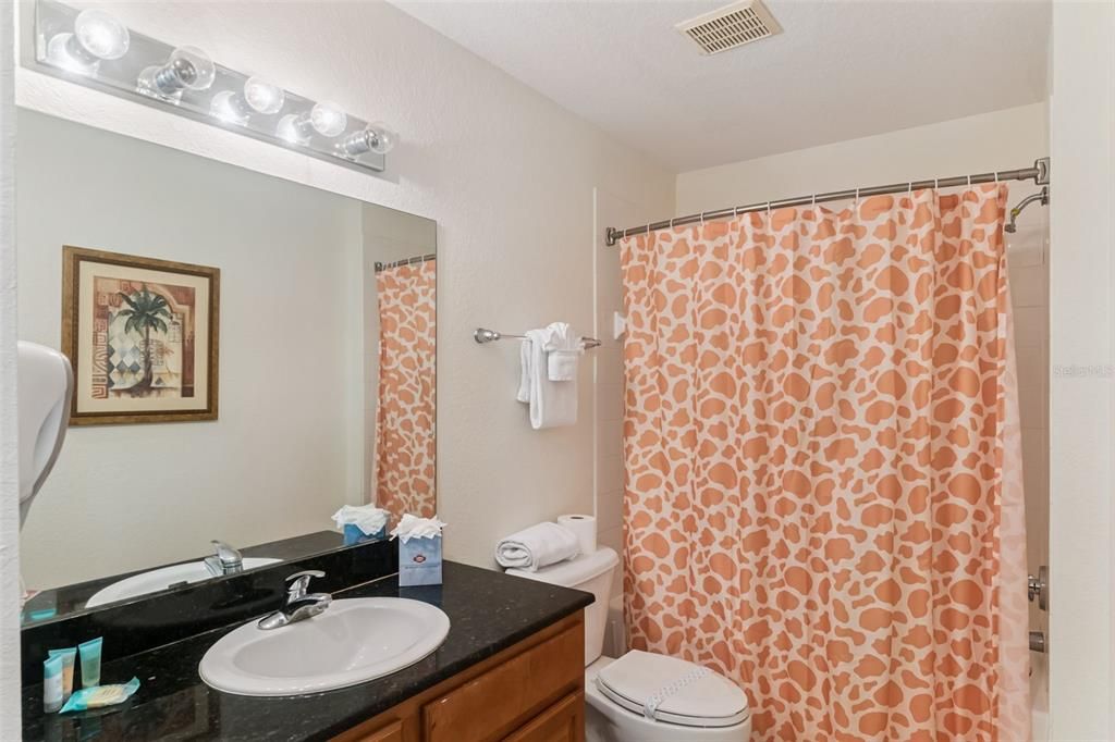 For Sale: $160,000 (2 beds, 2 baths, 1060 Square Feet)
