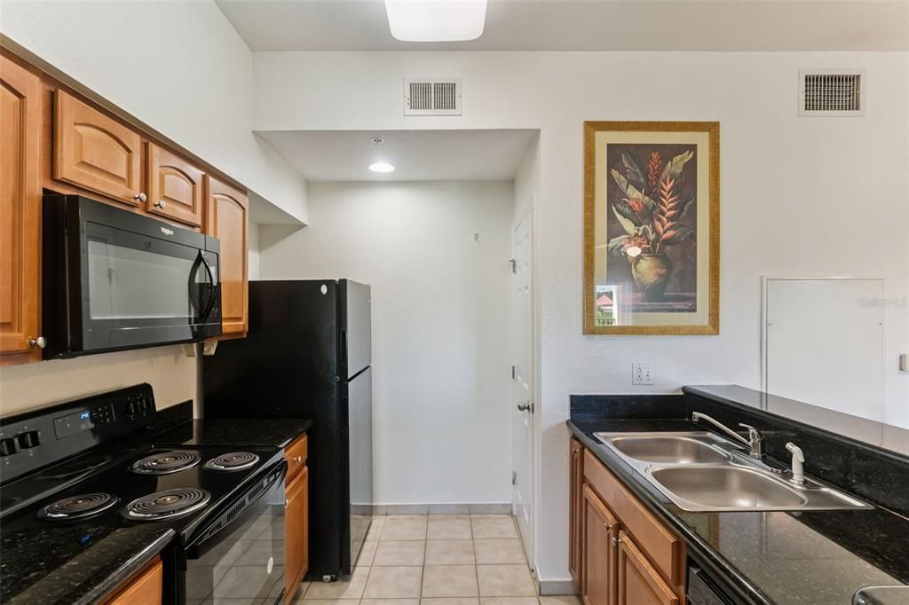 For Sale: $160,000 (2 beds, 2 baths, 1060 Square Feet)