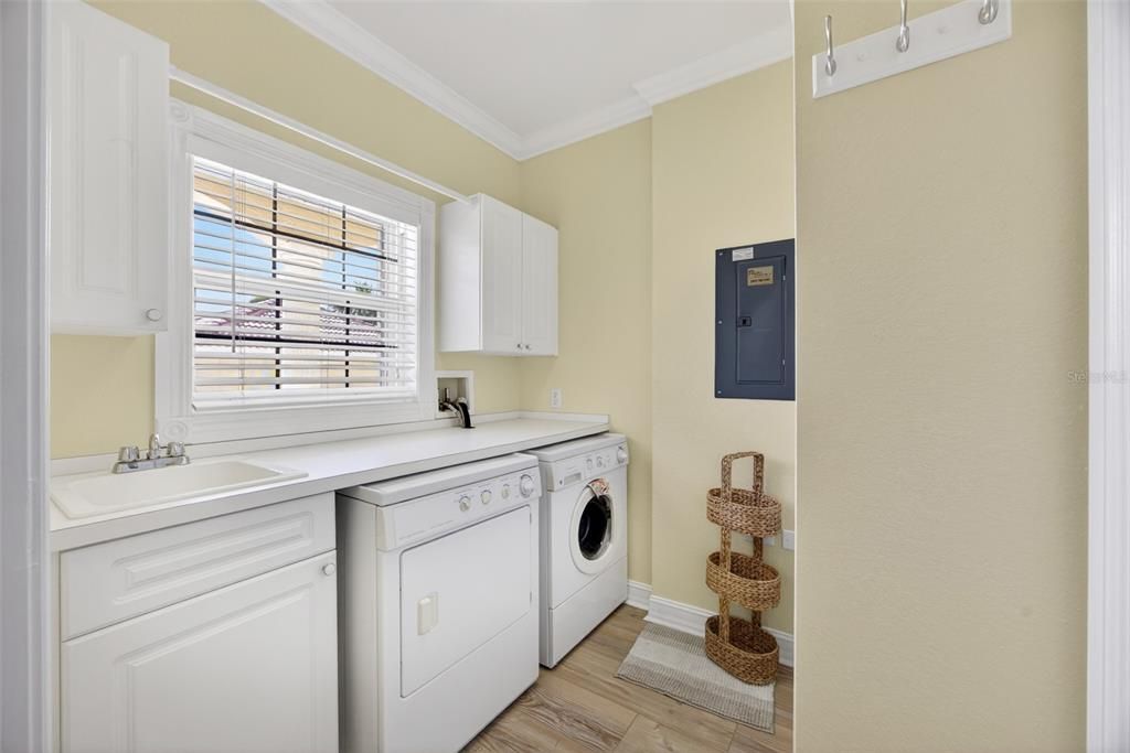 Active With Contract: $325,000 (2 beds, 2 baths, 1430 Square Feet)