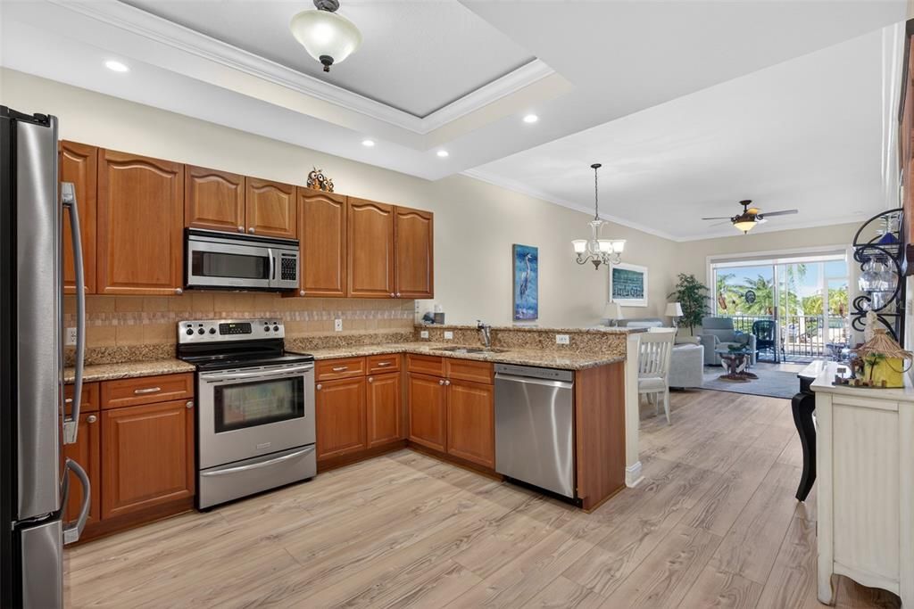 Active With Contract: $325,000 (2 beds, 2 baths, 1430 Square Feet)