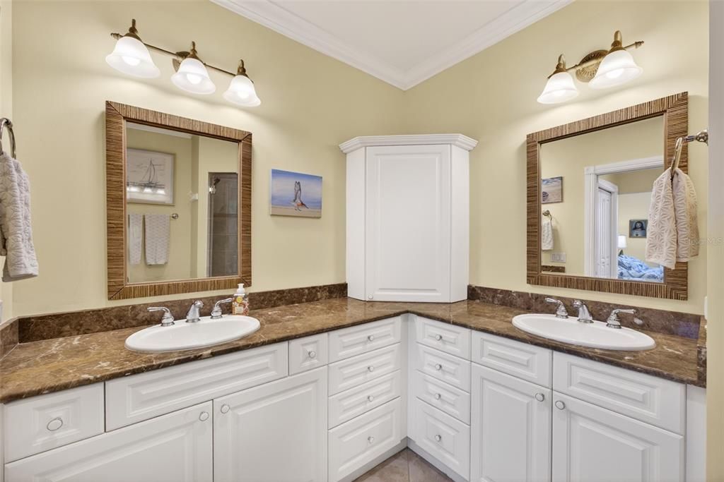 Active With Contract: $325,000 (2 beds, 2 baths, 1430 Square Feet)