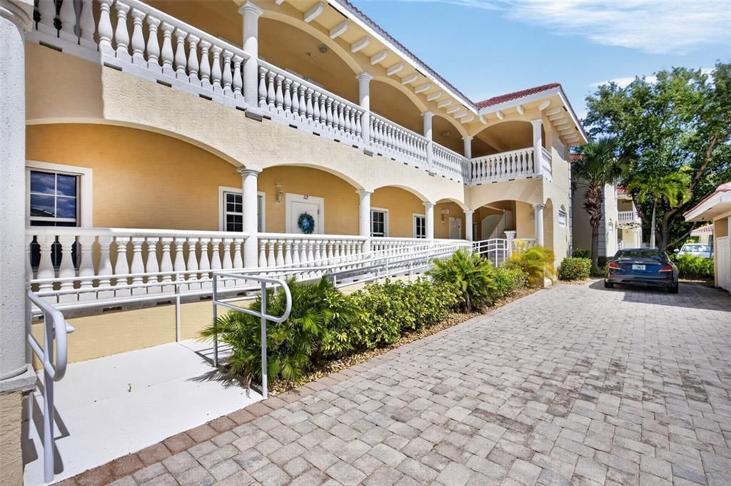 Active With Contract: $325,000 (2 beds, 2 baths, 1430 Square Feet)