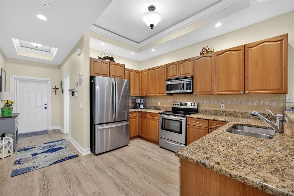 Active With Contract: $325,000 (2 beds, 2 baths, 1430 Square Feet)