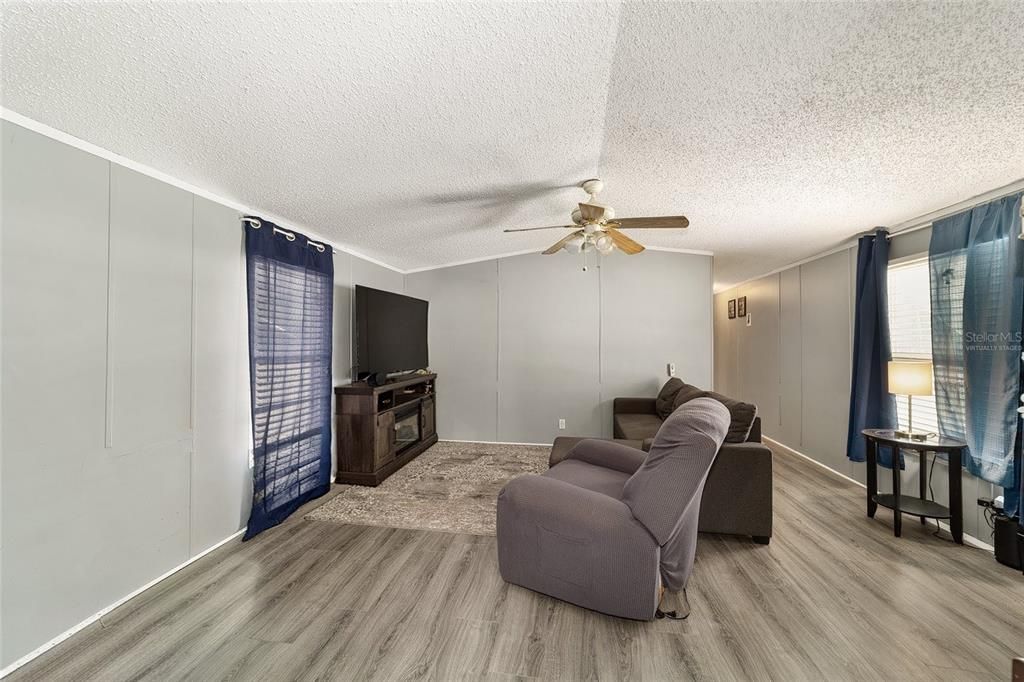 En Venta: $159,900 (3 camas, 2 baños, 1194 Pies cuadrados)