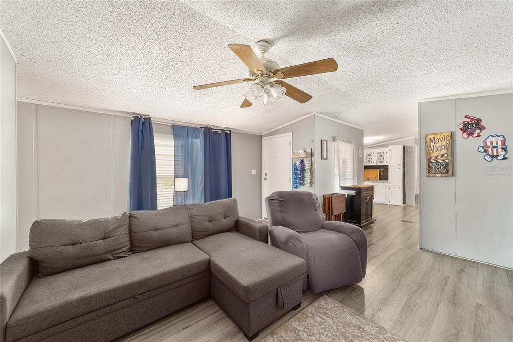 En Venta: $159,900 (3 camas, 2 baños, 1194 Pies cuadrados)