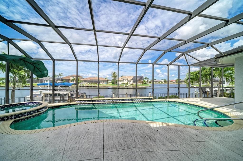 Activo con contrato: $1,229,900 (4 camas, 3 baños, 3005 Pies cuadrados)