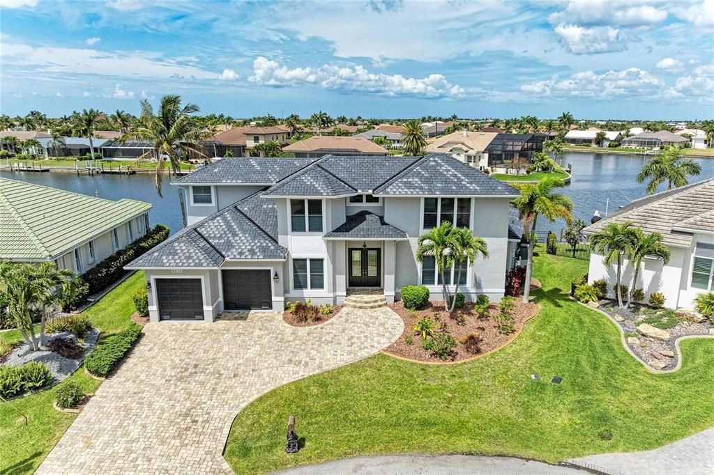 Activo con contrato: $1,229,900 (4 camas, 3 baños, 3005 Pies cuadrados)