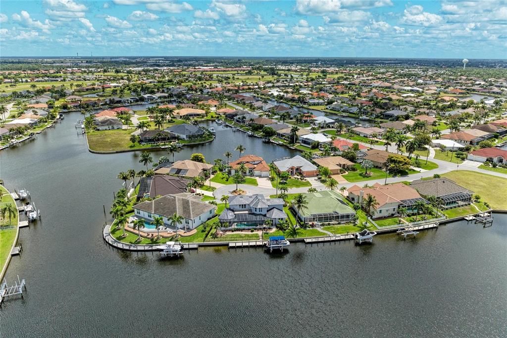 Activo con contrato: $1,229,900 (4 camas, 3 baños, 3005 Pies cuadrados)