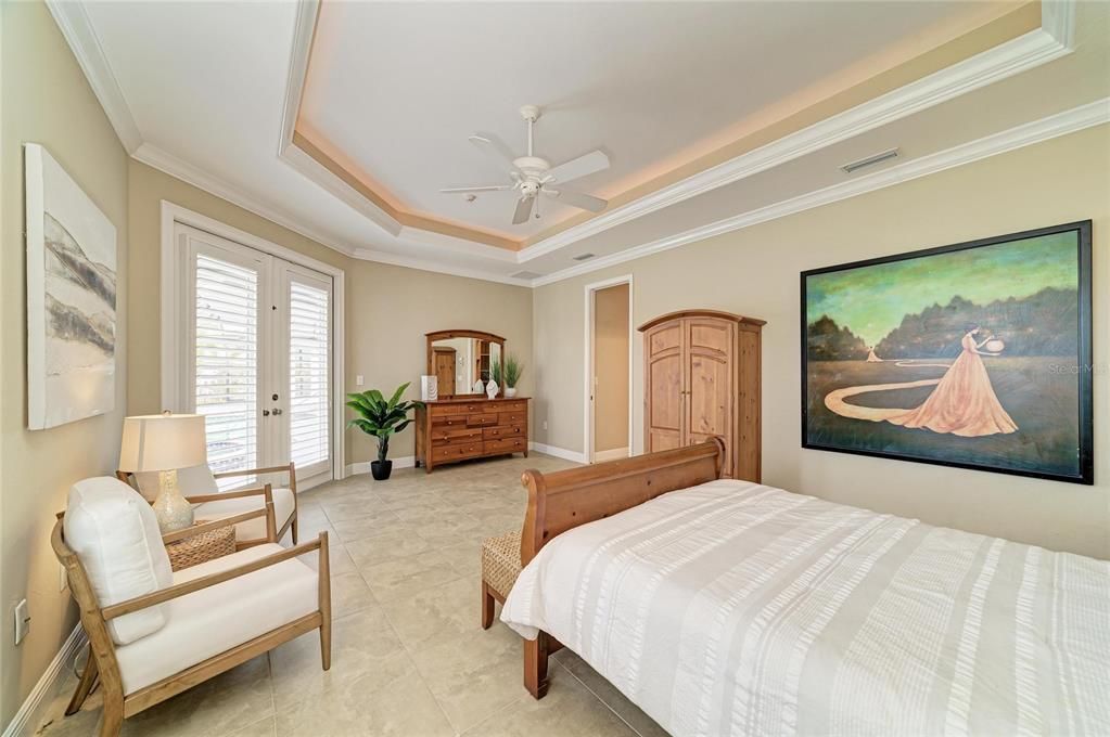 Activo con contrato: $1,229,900 (4 camas, 3 baños, 3005 Pies cuadrados)