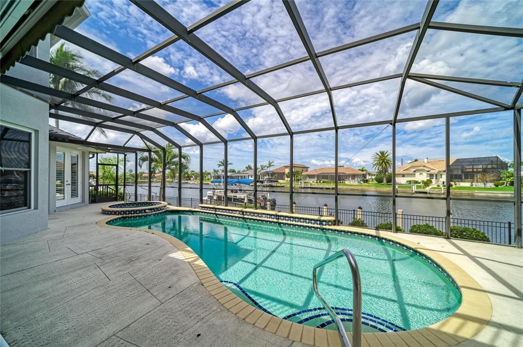 Activo con contrato: $1,229,900 (4 camas, 3 baños, 3005 Pies cuadrados)