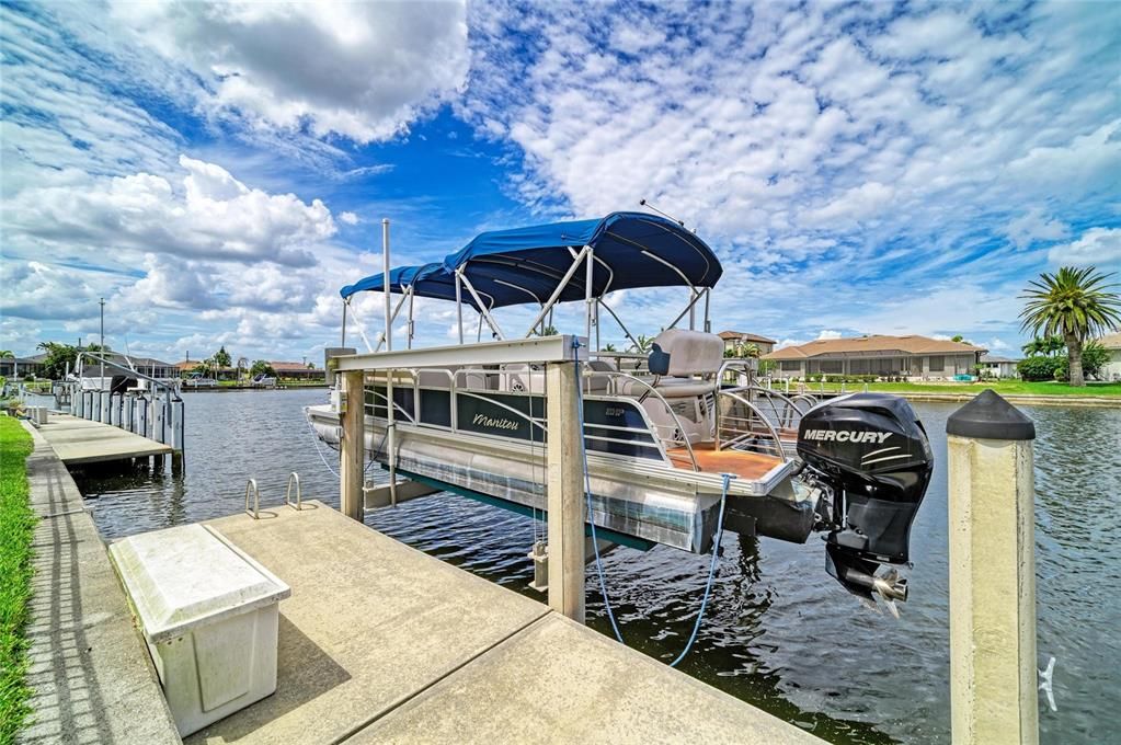 Activo con contrato: $1,229,900 (4 camas, 3 baños, 3005 Pies cuadrados)