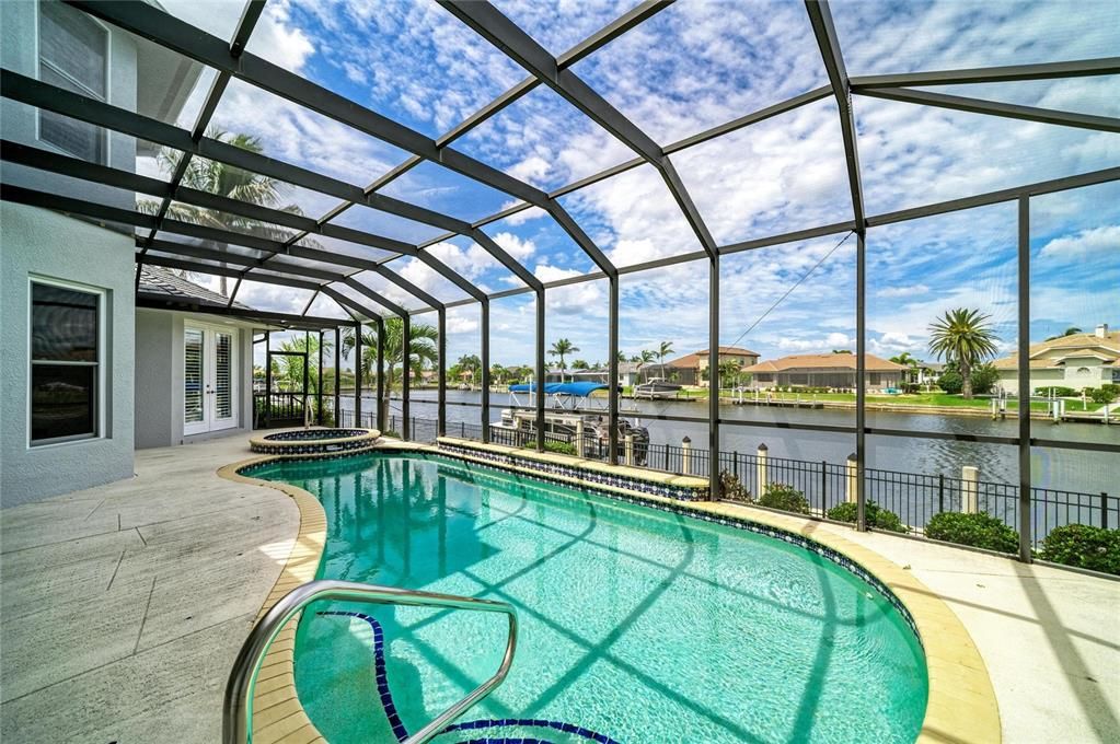 Activo con contrato: $1,229,900 (4 camas, 3 baños, 3005 Pies cuadrados)
