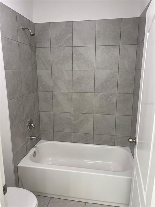 For Rent: $2,500 (3 beds, 2 baths, 2158 Square Feet)