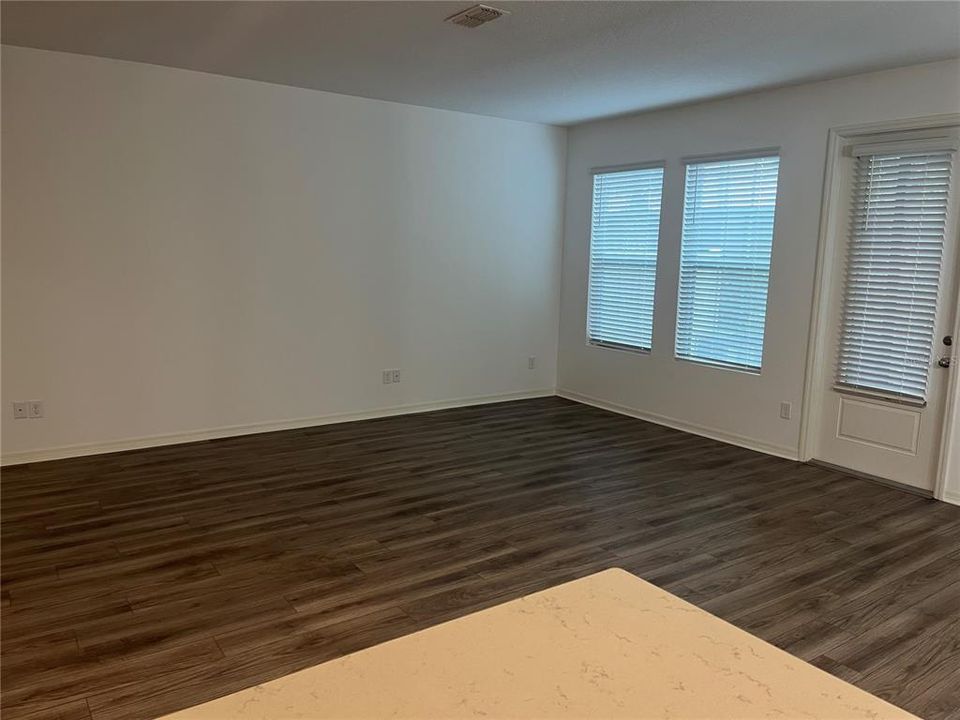 For Rent: $2,500 (3 beds, 2 baths, 2158 Square Feet)