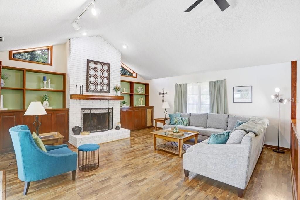 For Sale: $550,000 (4 beds, 3 baths, 2817 Square Feet)